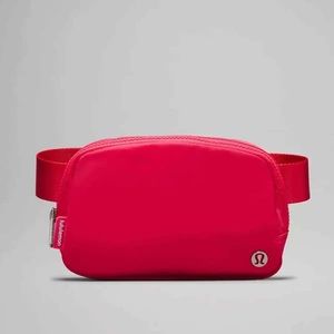 LIPGLOSS BELT BAG